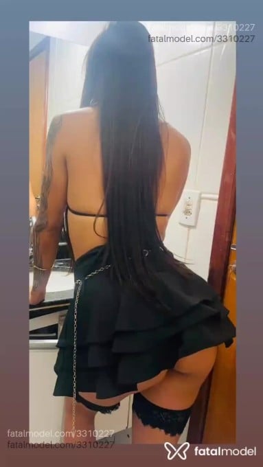 Acompanhante mulher com cabelo castanho de olhos castanhos em Crixás Acompanhante mulher com cabelo castanho de olhos castanhos em Crixás - Tatah