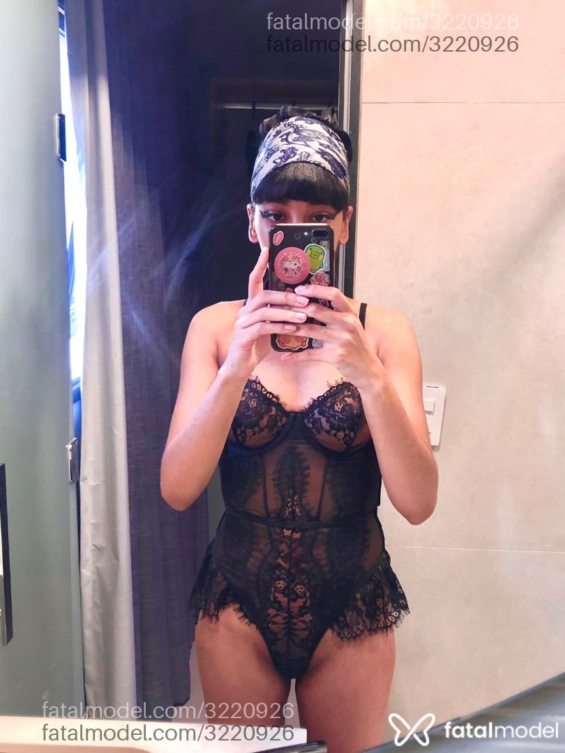 Acompanhante mulher com cabelo colorido de olhos pretos em São Paulo - Luana