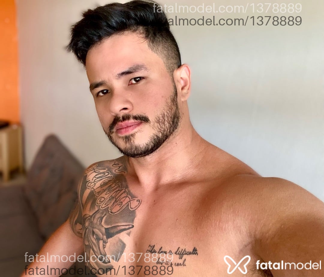 Acompanhante homem com cabelo castanho de olhos castanhos em Santos Acompanhante homem com cabelo castanho de olhos castanhos em Santos - Rick Eliott