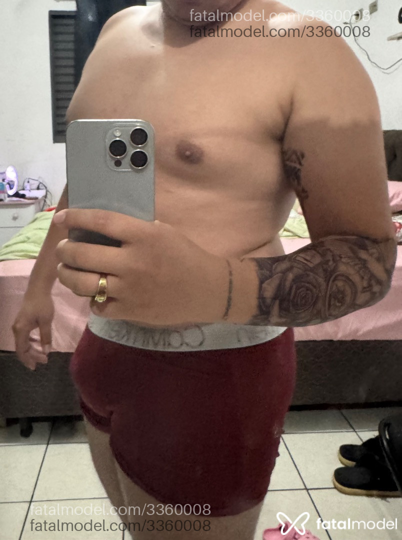 Acompanhante homem com cabelo castanho de olhos castanhos em Piracicaba Acompanhante homem com cabelo castanho de olhos castanhos em Piracicaba - Guilherme