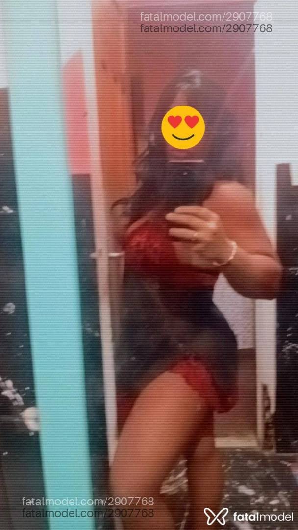 Acompanhante mulher com cabelo castanho de olhos verdes em Rio de Janeiro - Carla Fogossa
