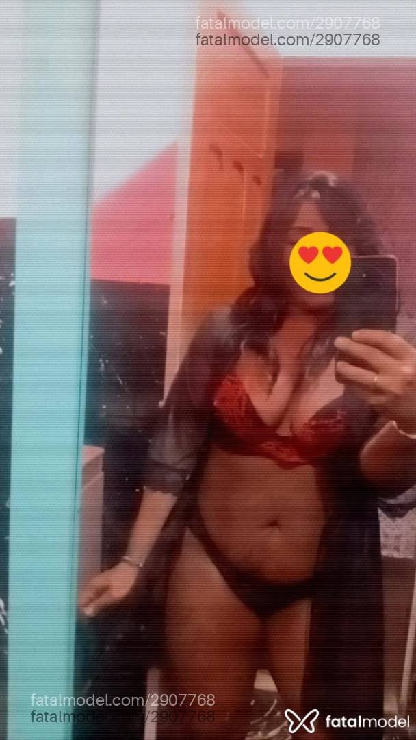 Acompanhante mulher com cabelo castanho de olhos verdes em Rio de Janeiro - Carla Fogossa