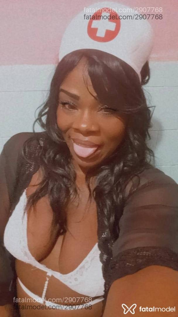 Acompanhante mulher com cabelo castanho de olhos verdes em Rio de Janeiro - Carla Fogossa
