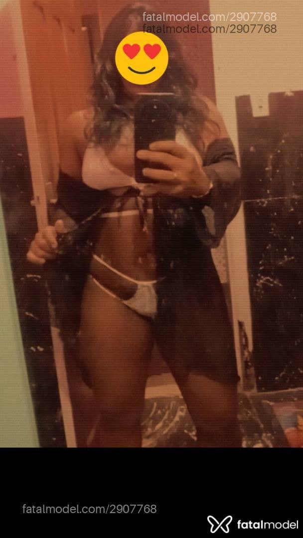 Acompanhante mulher com cabelo castanho de olhos verdes em Rio de Janeiro - Carla Fogossa