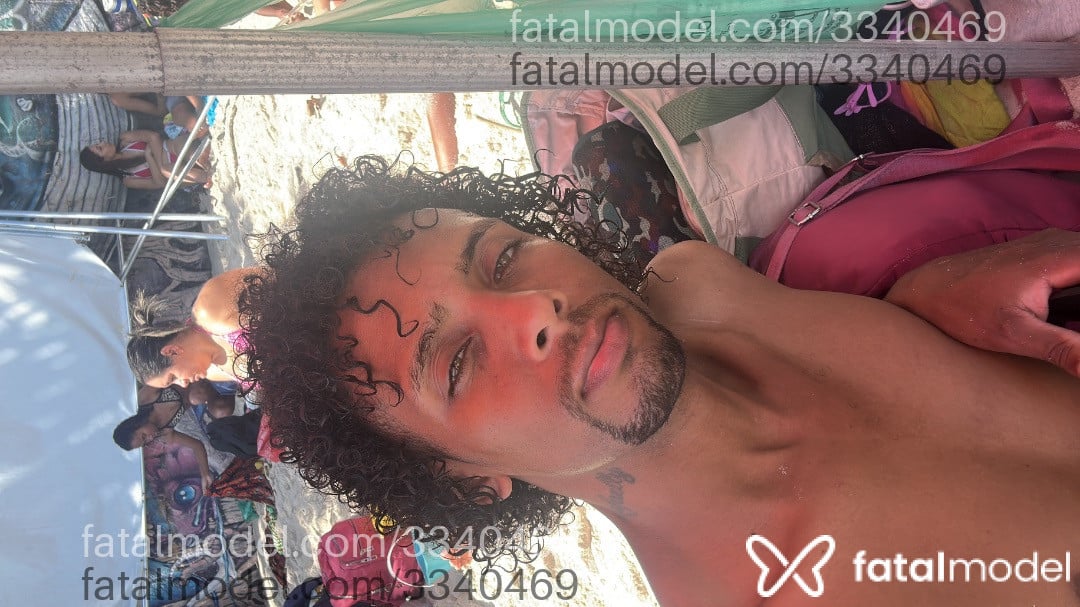 Acompanhante homem com cabelo castanho de olhos verdes em Rio de Janeiro - Rafael