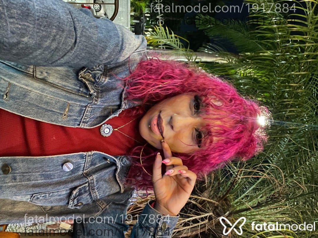 Acompanhante mulher com cabelo colorido de olhos pretos em São Paulo - Tiffany