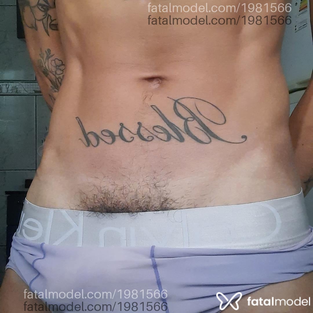 Acompanhante homem morena (o) de olhos castanhos - Olavo satin Acompanhante homem morena (o) de olhos castanhos - Olavo satin