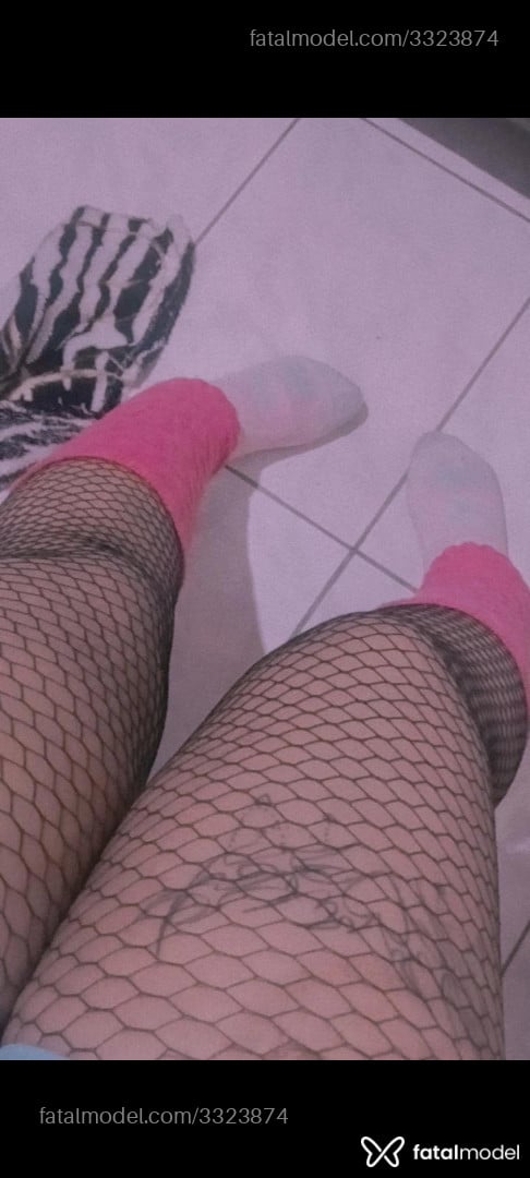 Acompanhante mulher com cabelo colorido de olhos pretos em Poços de Caldas Acompanhante mulher com cabelo colorido de olhos pretos em Poços de Caldas - Lunita