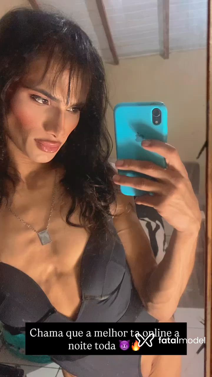 Acompanhante mulher trans morena (o) de olhos castanhos - Kawany Francos
