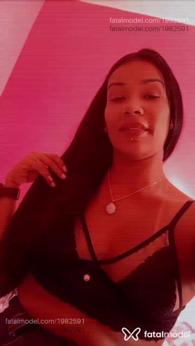 Acompanhante mulher com cabelo castanho de olhos castanhos - NICOLLE Acompanhante mulher com cabelo castanho de olhos castanhos - NICOLLE