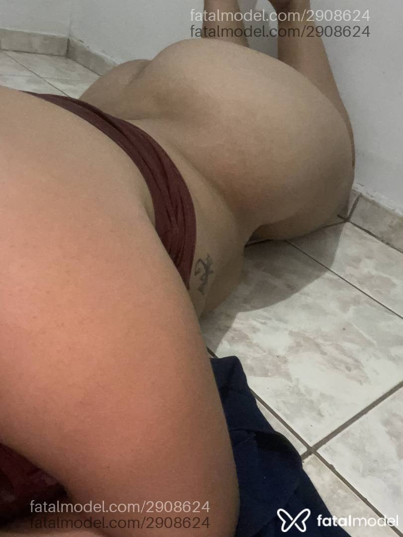 Acompanhante mulher morena (o) de olhos castanhos - Lyara Acompanhante mulher morena (o) de olhos castanhos - Lyara
