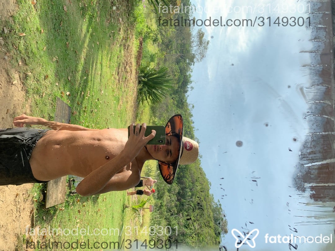 Acompanhante homem morena (o) de olhos verdes em Ubatuba - Gabriel Santos