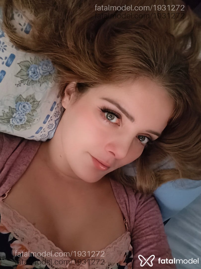 Acompanhante mulher trans loira (o) de olhos verdes em Leme - Raphaella