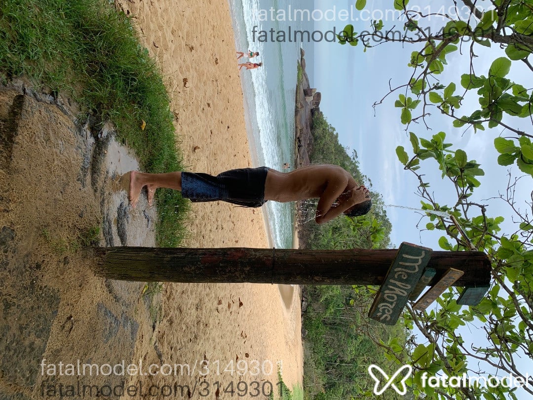 Acompanhante homem morena (o) de olhos verdes em Ubatuba - Gabriel Santos