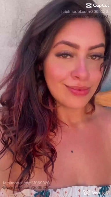 Acompanhante mulher com cabelo castanho de olhos castanhos em Itajaí - Sheilla Moreira