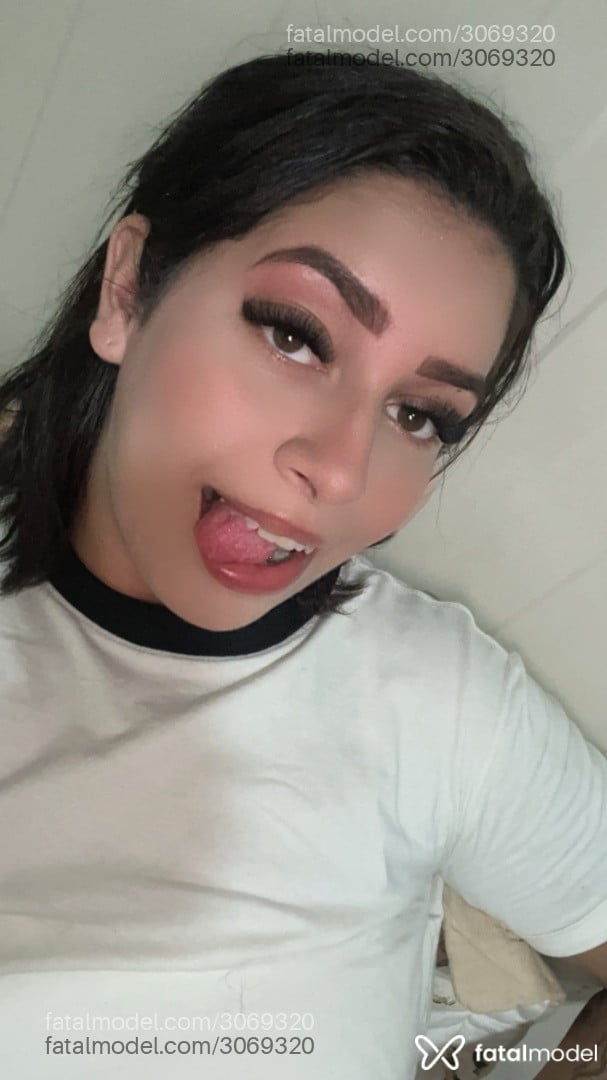 Acompanhante mulher com cabelo castanho de olhos castanhos em Itajaí - Sheilla Moreira
