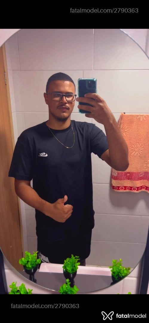 Acompanhante homem morena (o) de olhos pretos em Vitória - Will