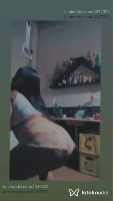 Acompanhante mulher com cabelo castanho de olhos castanhos - Elouyse Acompanhante mulher com cabelo castanho de olhos castanhos - Elouyse