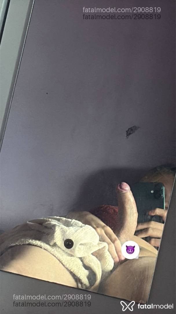 Acompanhante mulher trans com cabelo castanho de olhos pretos - Rafaela Sanchez
