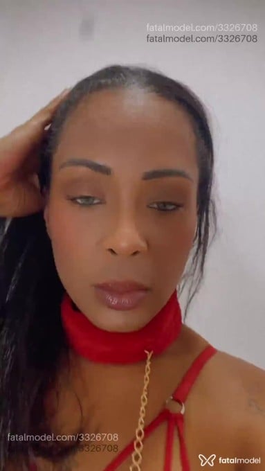 Acompanhante mulher com cabelo castanho de olhos castanhos em Vitória da Conquista - Valentina