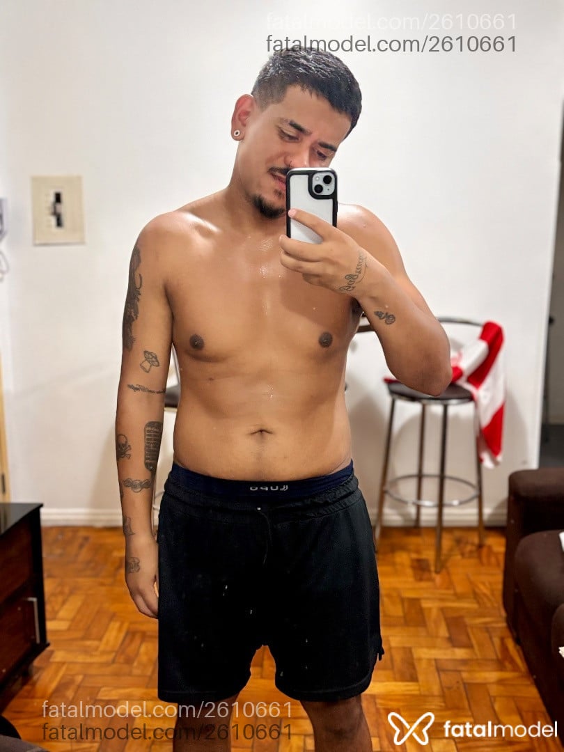 Acompanhante homem morena (o) de olhos pretos em Porto Alegre - Carvalho