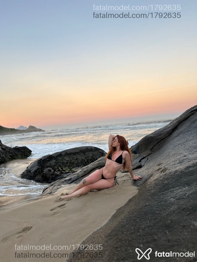 Acompanhante mulher ruiva (o) de olhos mel em Virtual - Lana Lys
