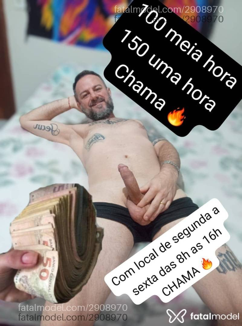 Acompanhante homem com cabelo castanho de olhos castanhos - Alemão Manauara