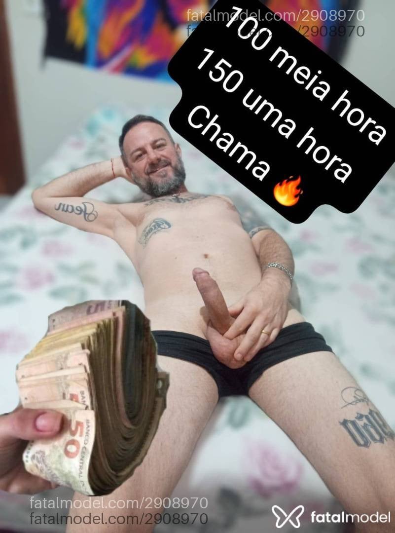 Acompanhante homem com cabelo castanho de olhos castanhos - Alemão Manauara