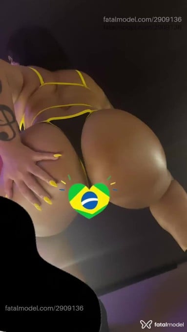 Acompanhante mulher morena (o) de olhos castanhos - Camila Acompanhante mulher morena (o) de olhos castanhos - Camila