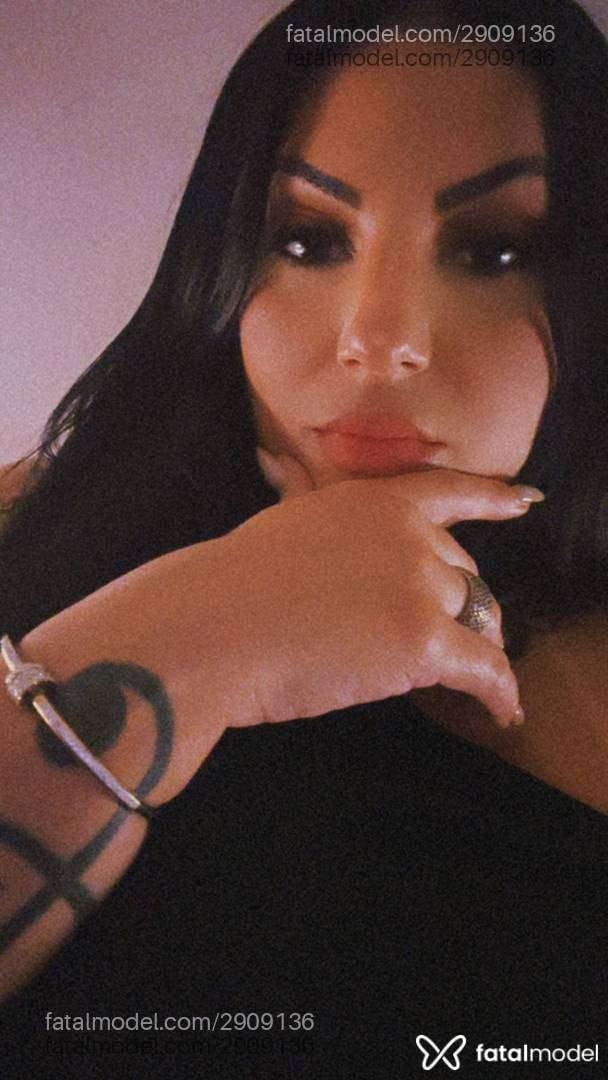 Acompanhante mulher morena (o) de olhos castanhos em Cabo Frio - Camila