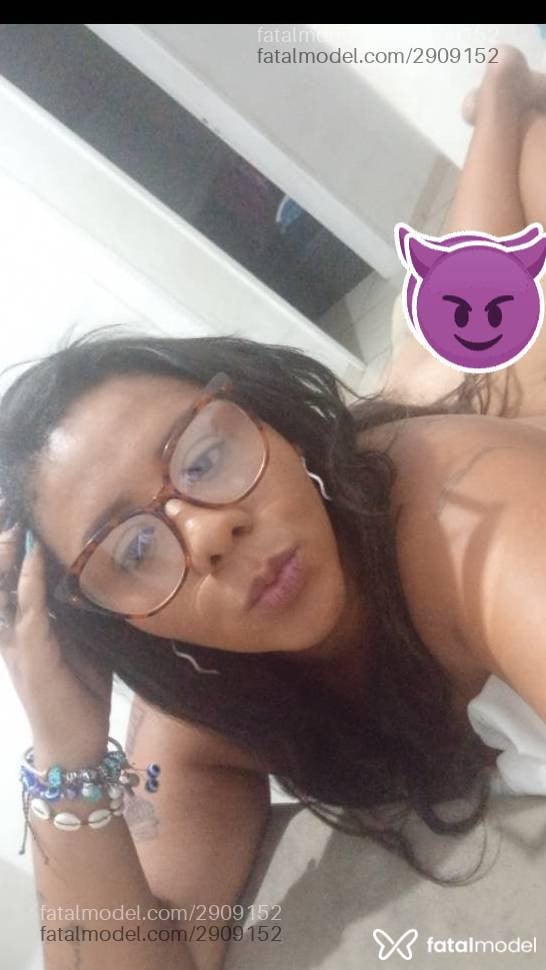 Acompanhante mulher com cabelo castanho de olhos pretos em Virtual - Briza