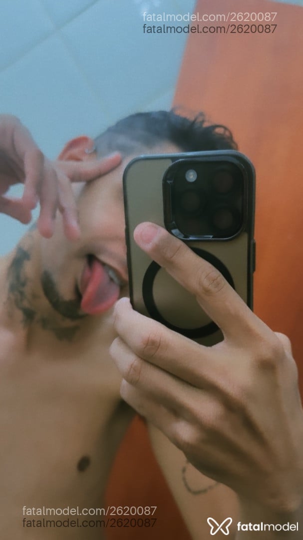 Acompanhante homem com cabelo castanho de olhos mel em Assis - Miguel