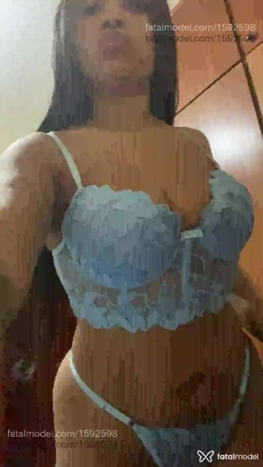 Acompanhante mulher com cabelo castanho de olhos pretos - Tayna