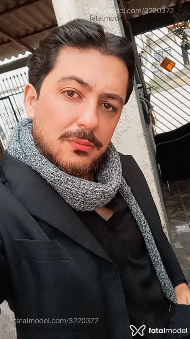 Acompanhante homem morena (o) de olhos castanhos em Curitiba - Martins
