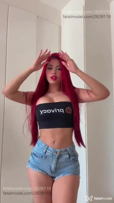 Acompanhante mulher ruiva (o) de olhos castanhos em Vila Velha - Moranguete