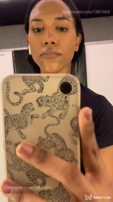 Acompanhante mulher trans morena (o) de olhos castanhos - Alexia Vitória Acompanhante mulher trans morena (o) de olhos castanhos - Alexia Vitória