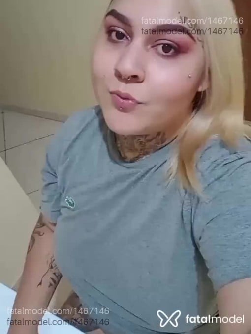 Acompanhante mulher loira (o) de olhos castanhos em Imbituba Acompanhante mulher loira (o) de olhos castanhos em Imbituba - Helena Lucero
