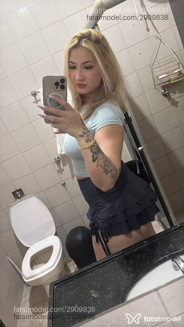 Acompanhante mulher loira (o) de olhos mel - Camilla Valença
