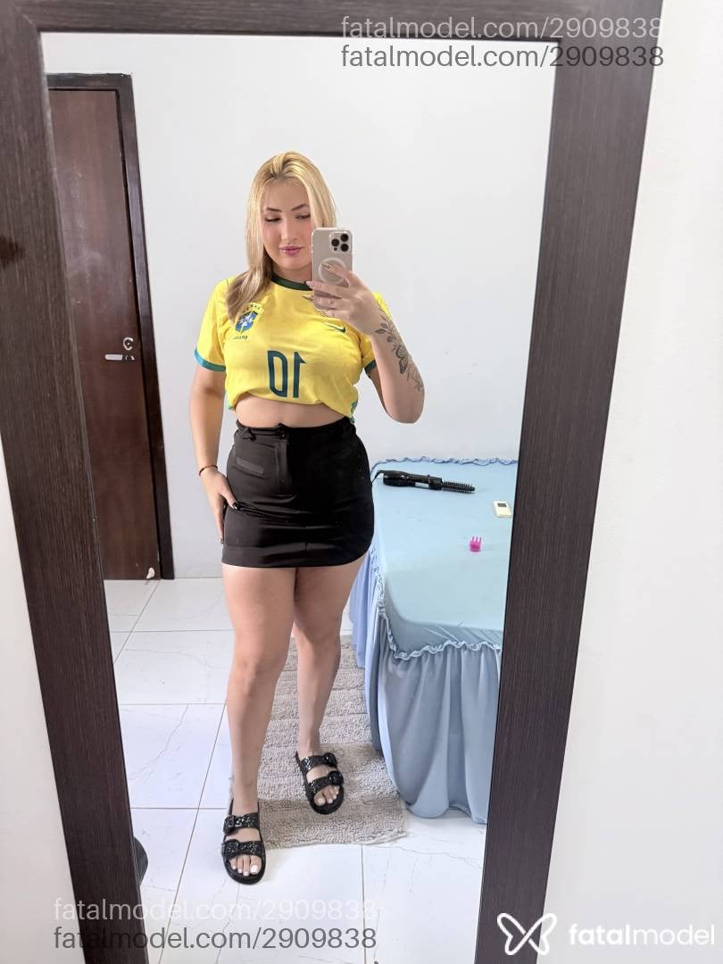 Acompanhante mulher loira (o) de olhos mel em Sorriso - Camilla Valença