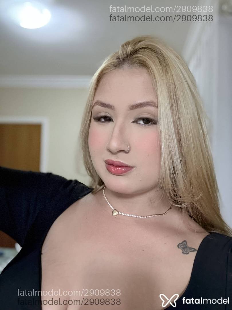Acompanhante mulher loira (o) de olhos mel - Camilla Valença