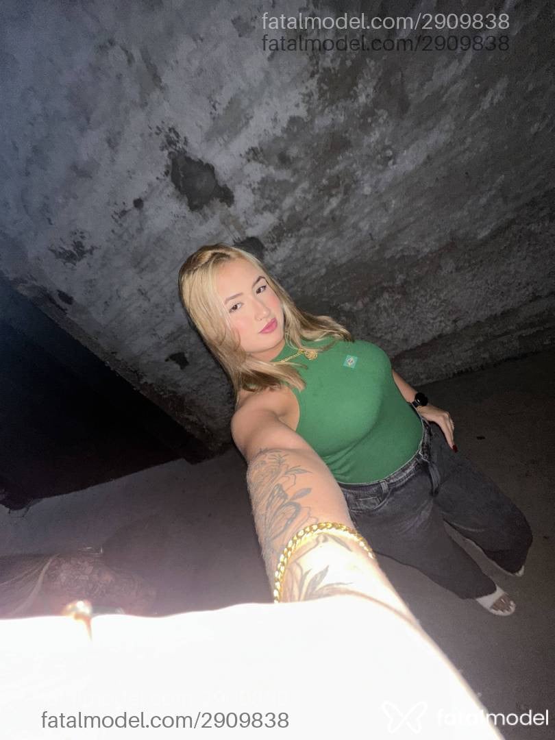 Acompanhante mulher loira (o) de olhos mel em Barra do Garças - Camilla Valença