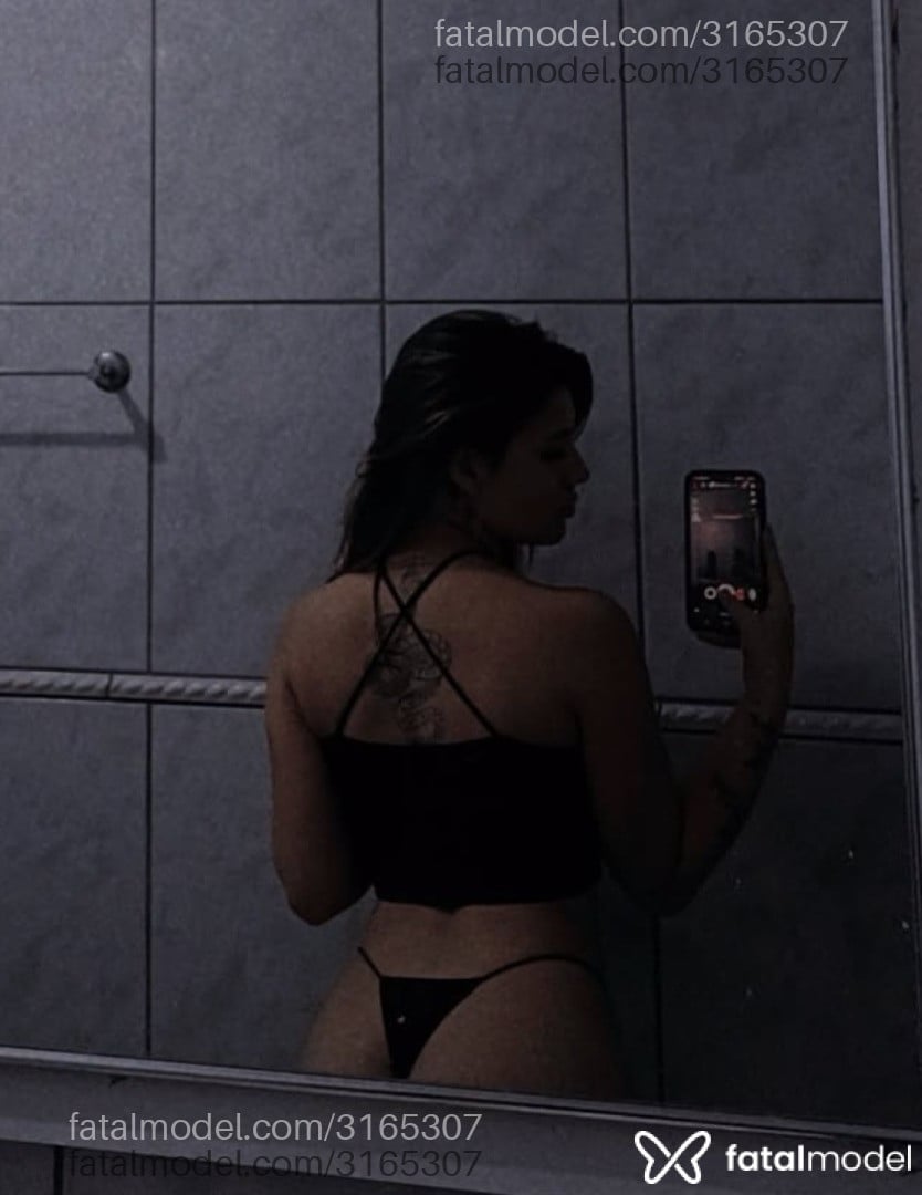 Acompanhante mulher morena (o) de olhos castanhos em Pescaria Brava Acompanhante mulher morena (o) de olhos castanhos em Pescaria Brava - Alerquina