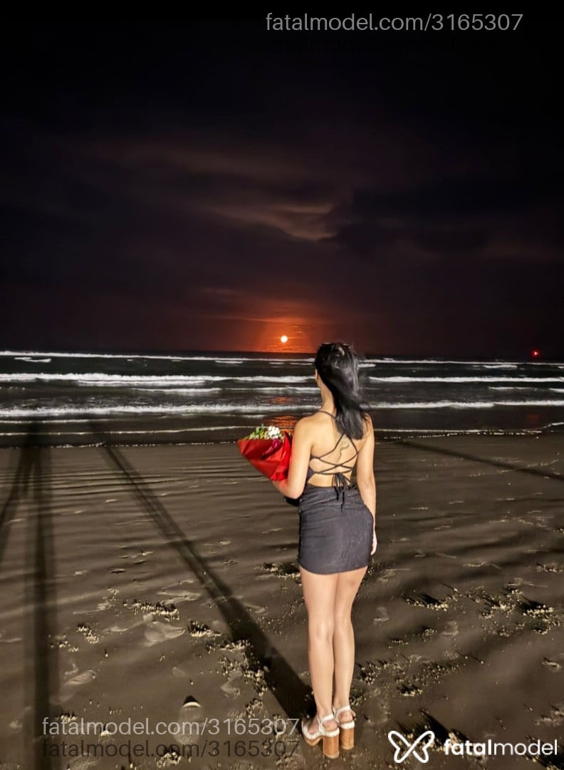 Acompanhante mulher morena (o) de olhos castanhos em Pescaria Brava Acompanhante mulher morena (o) de olhos castanhos em Pescaria Brava - Alerquina
