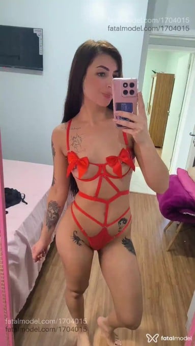 Acompanhante mulher com cabelo castanho de olhos castanhos - Hellen