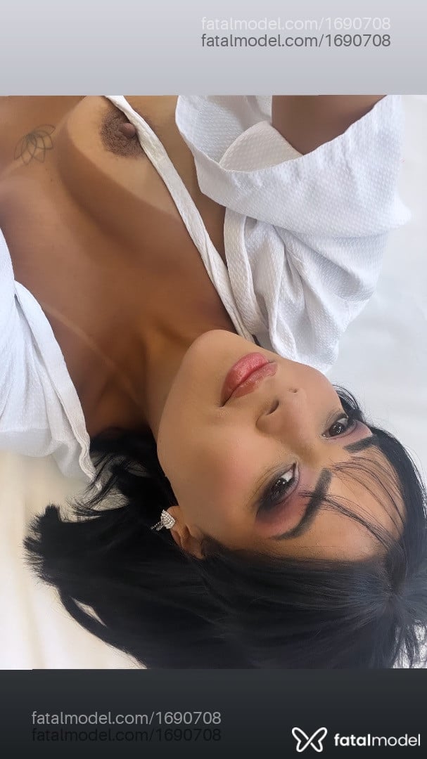 Acompanhante mulher morena (o) de olhos castanhos em São Paulo - Caroline Gomes