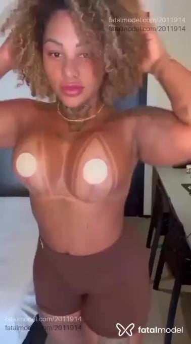 Acompanhante mulher com cabelo castanho de olhos castanhos em Limeira Acompanhante mulher com cabelo castanho de olhos castanhos em Limeira - Phanny Lewis