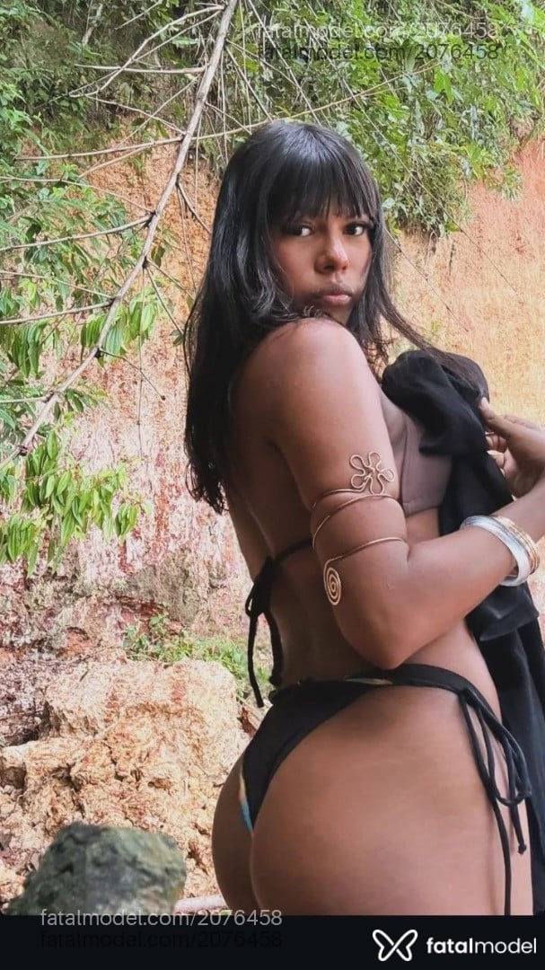 Acompanhante mulher trans morena (o) de olhos castanhos em Belém - Iaraa