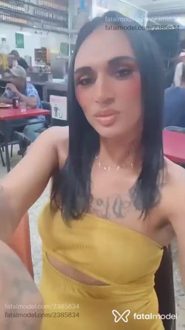 Acompanhante mulher trans morena (o) de olhos pretos - Cibellycicarelly