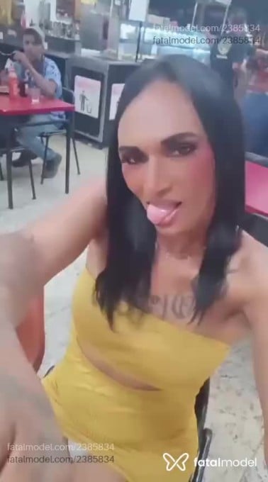 Acompanhante mulher trans morena (o) de olhos pretos - Cibellycicarelly