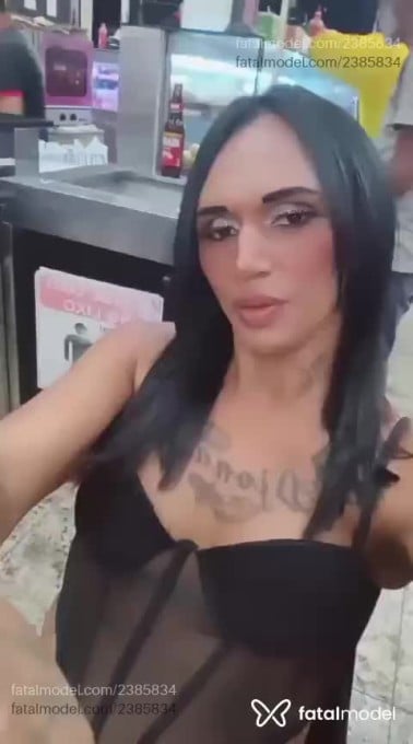 Acompanhante mulher trans morena (o) de olhos pretos - Cibellycicarelly